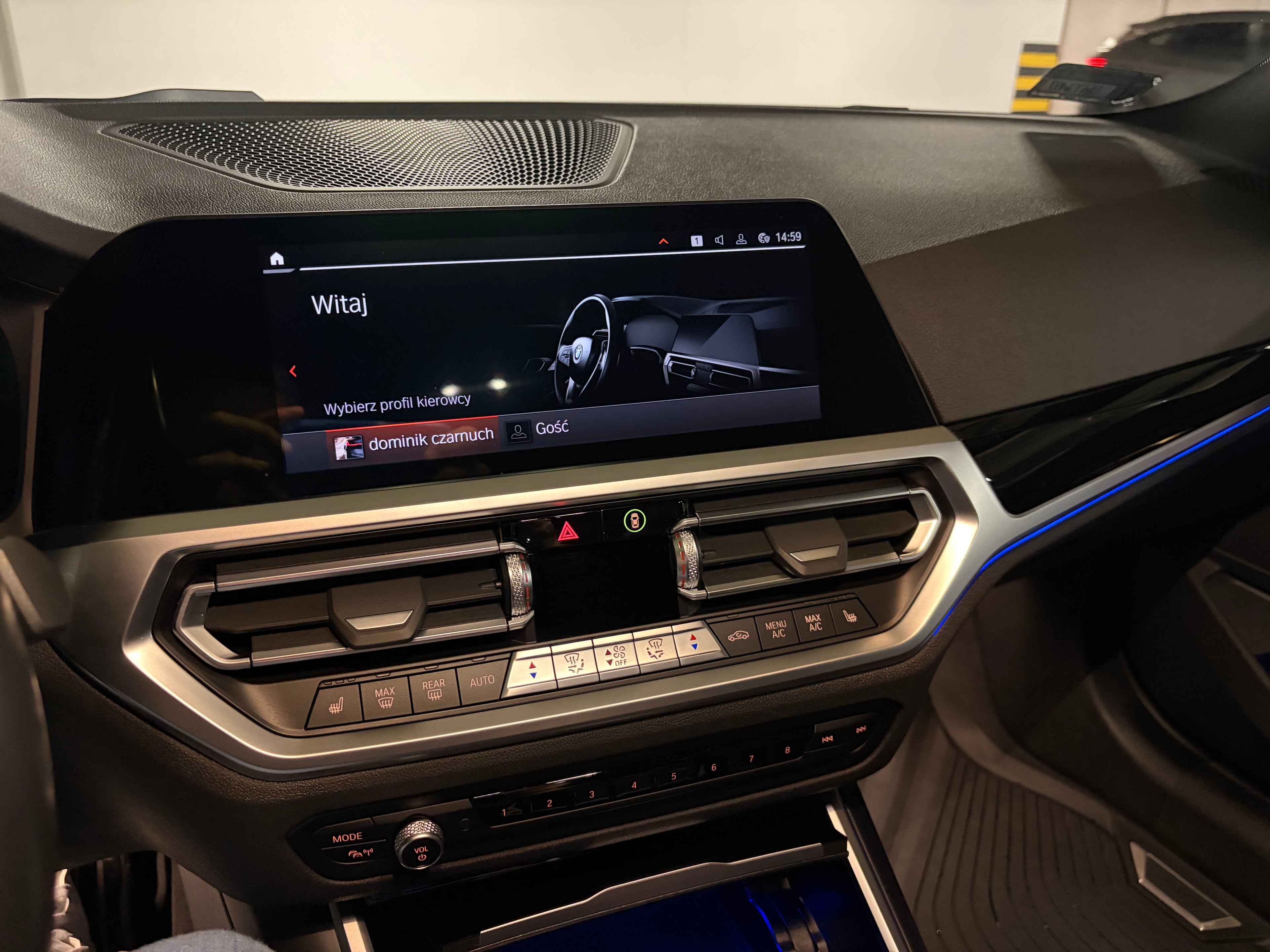 BMW Seria 3 Sedan 330i xDrive M Sport — zdjęcie 16