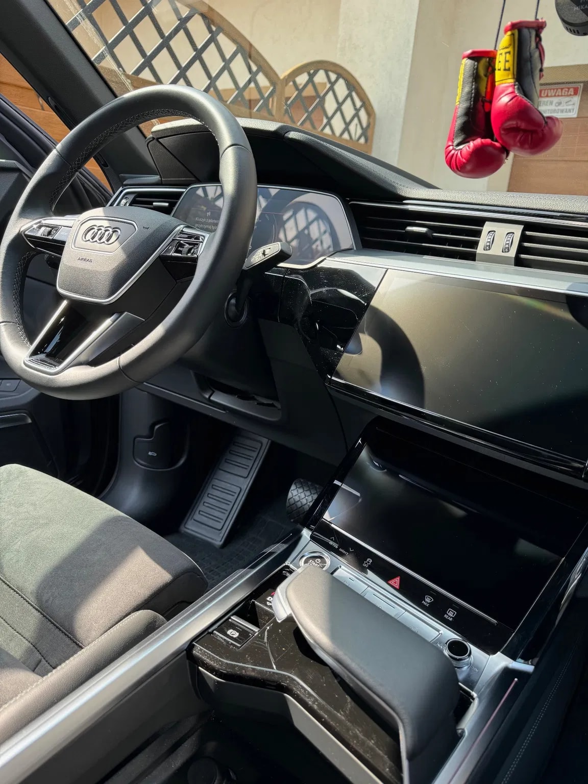 Audi Q8 Sportback e-tron 50 — zdjęcie 8