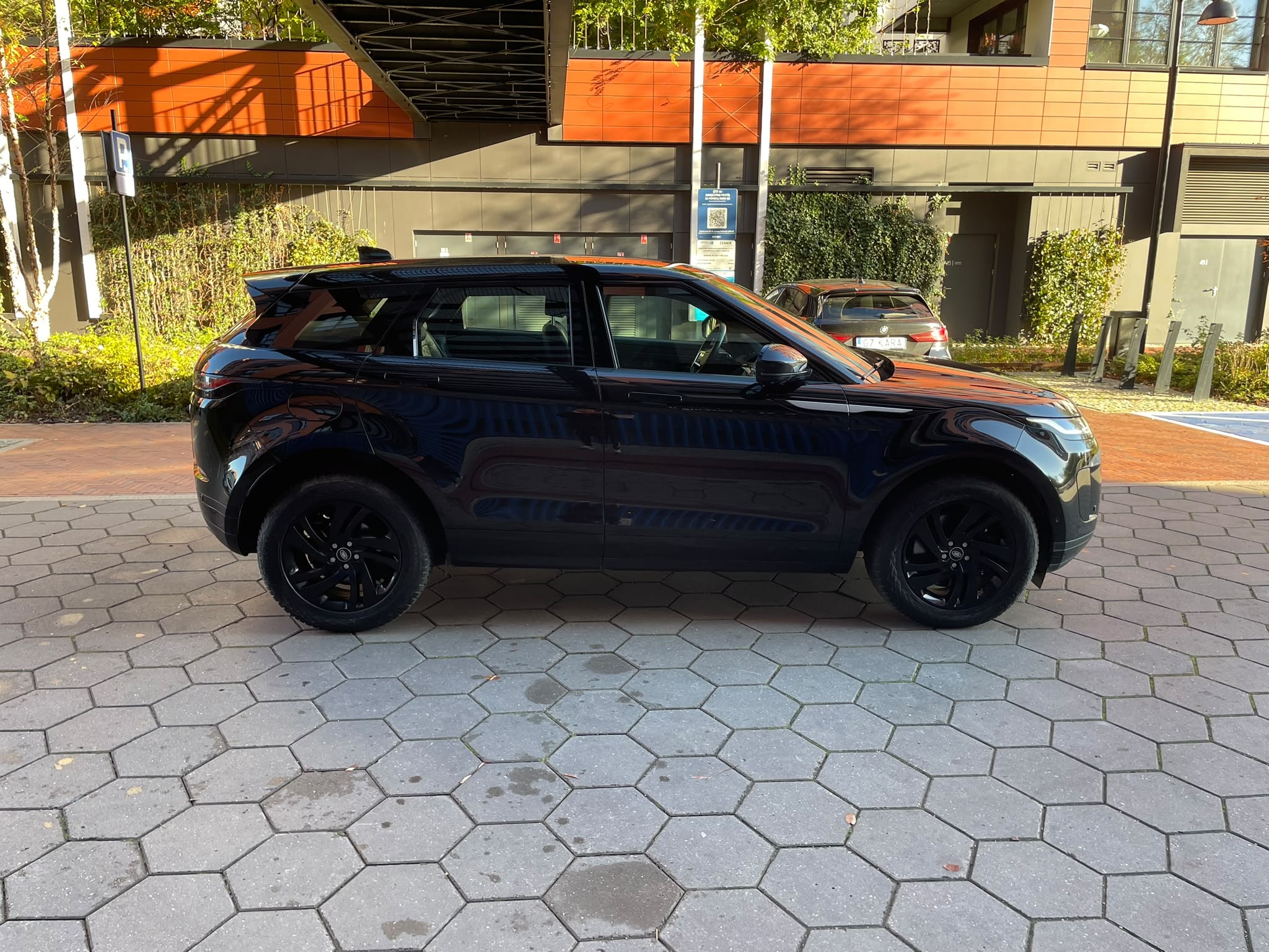Land Rover Range Rover Evoque 2.0 — zdjęcie 11