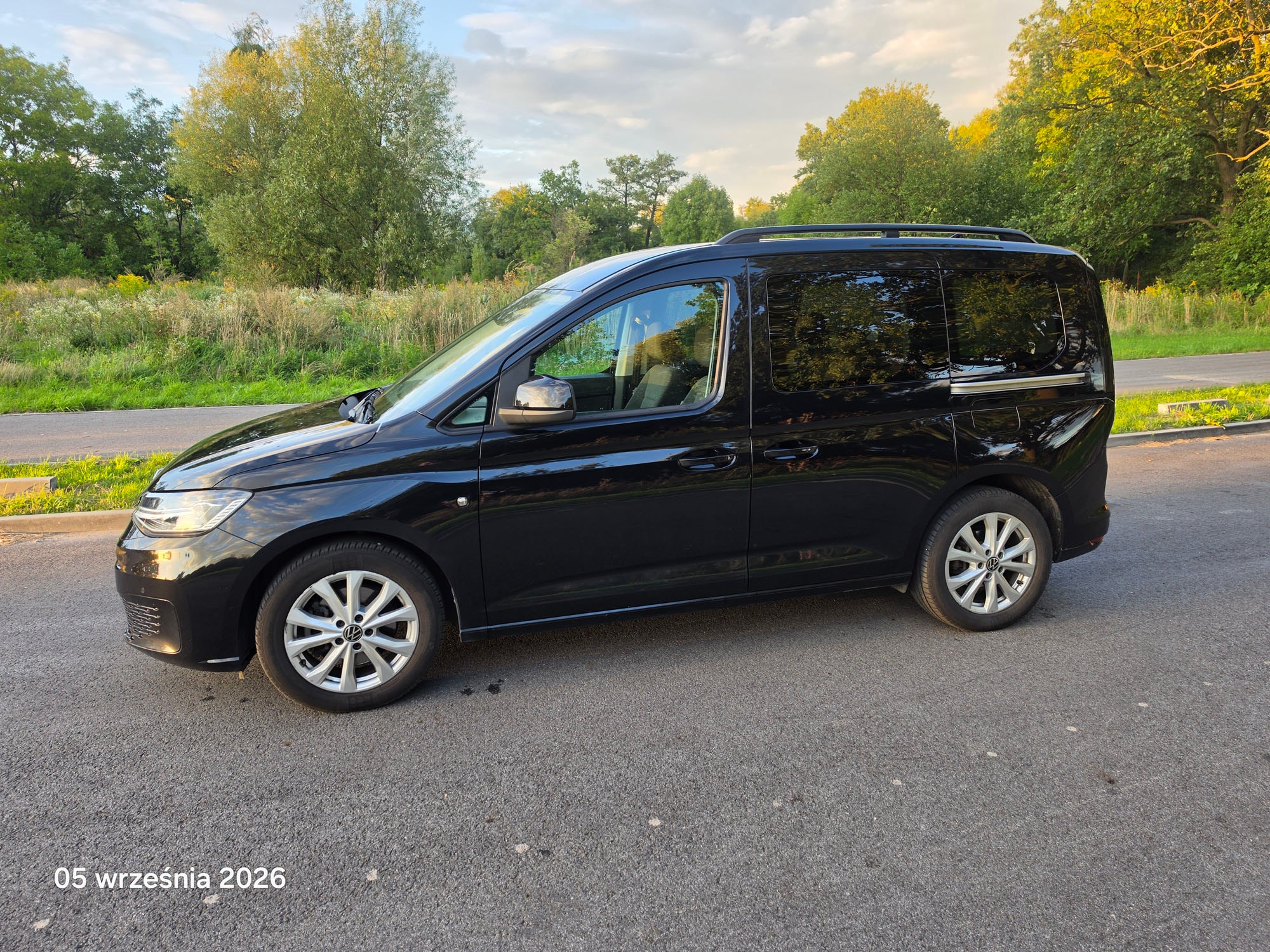 Volkswagen Caddy — zdjęcie 1