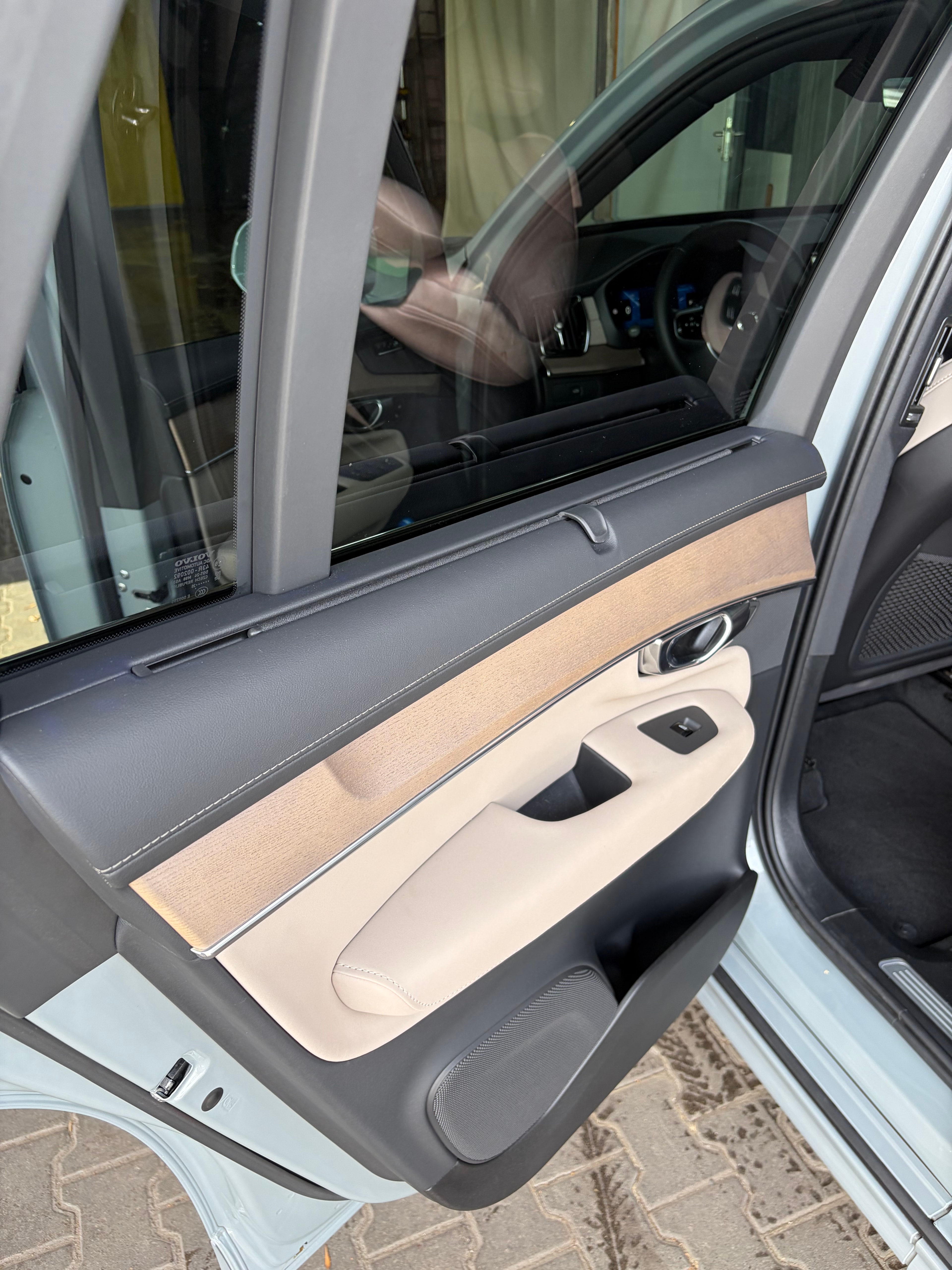 Volvo XC90 Plus — zdjęcie 8