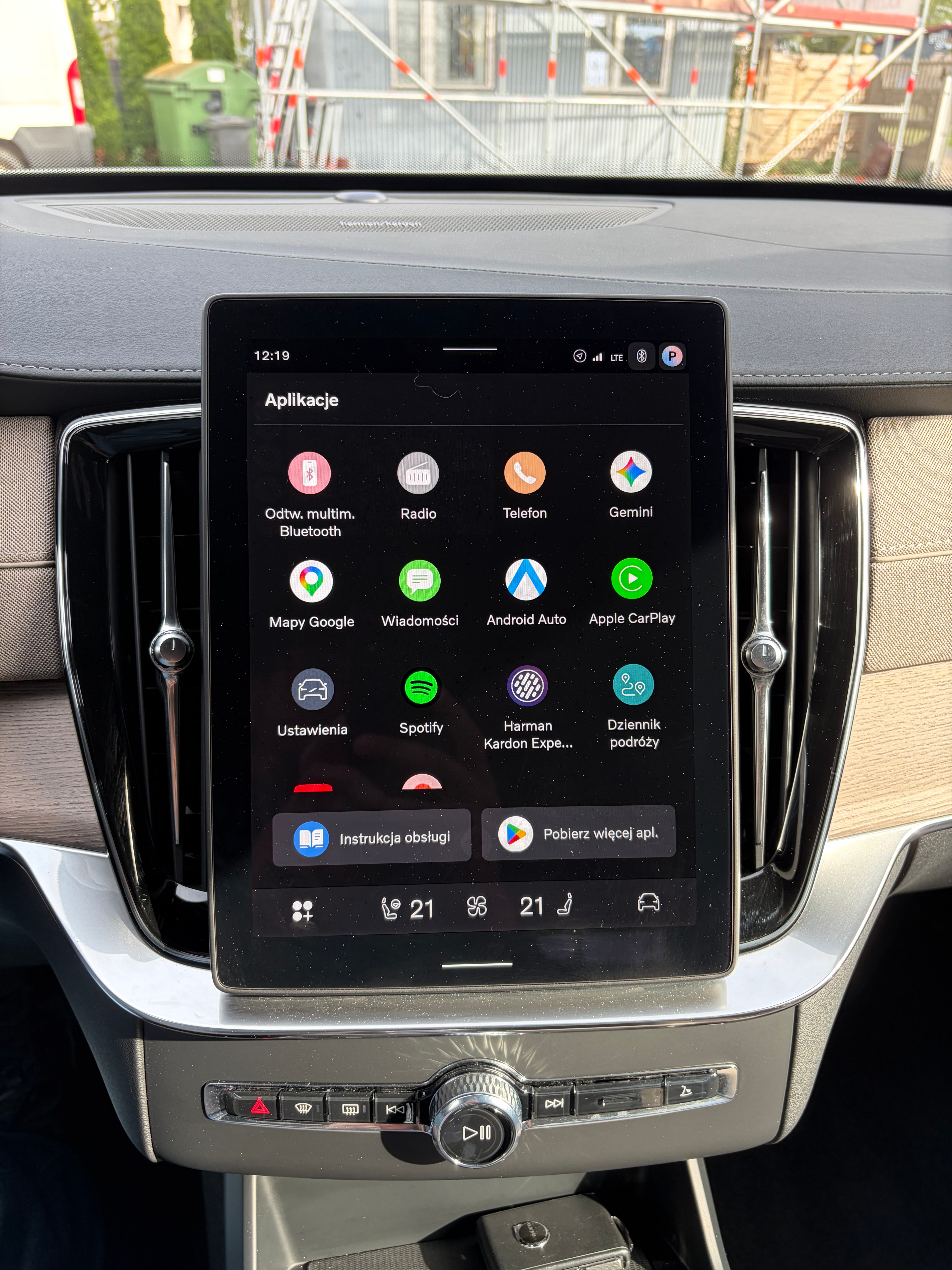 Volvo XC90 Plus — zdjęcie 15