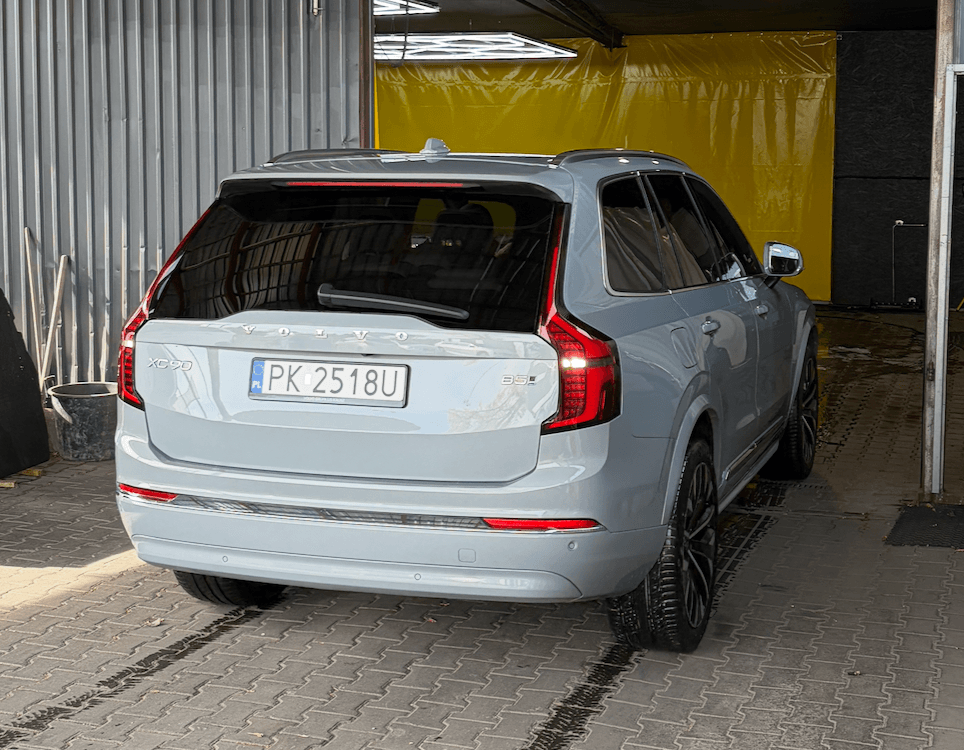Volvo XC90 Plus — zdjęcie 3