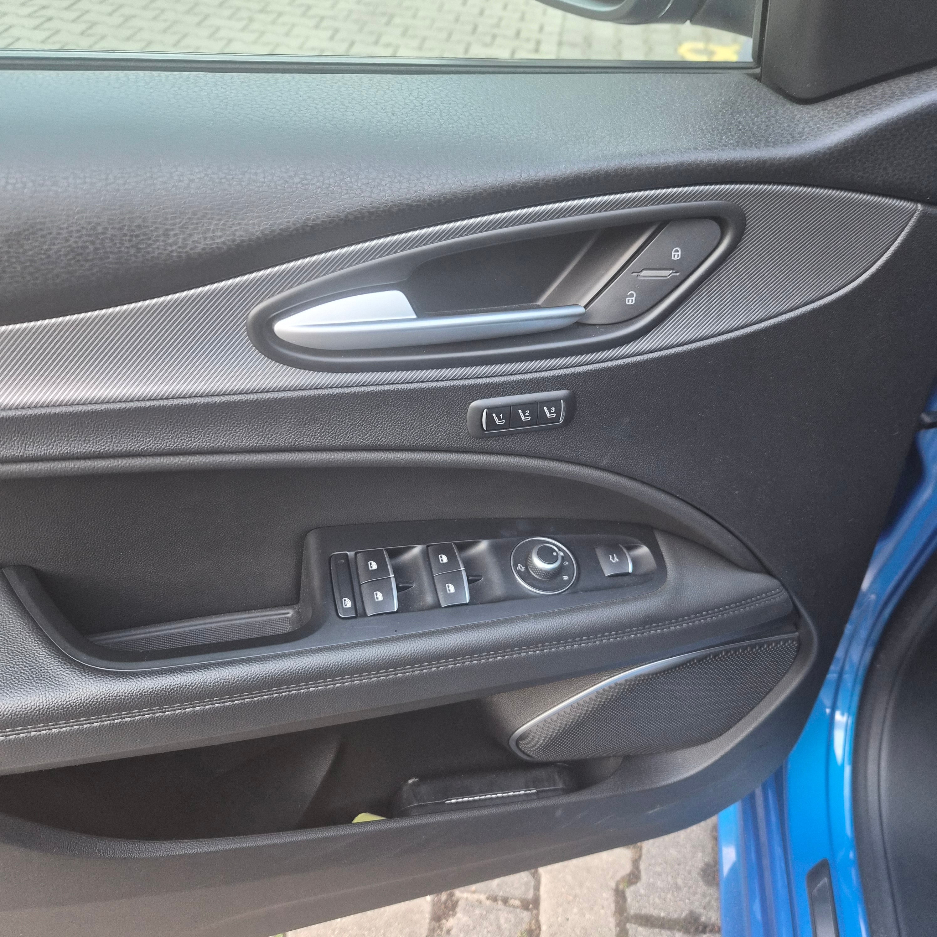 Alfa Romeo Stelvio Veloce 2.0 Turbo AWD — zdjęcie 12