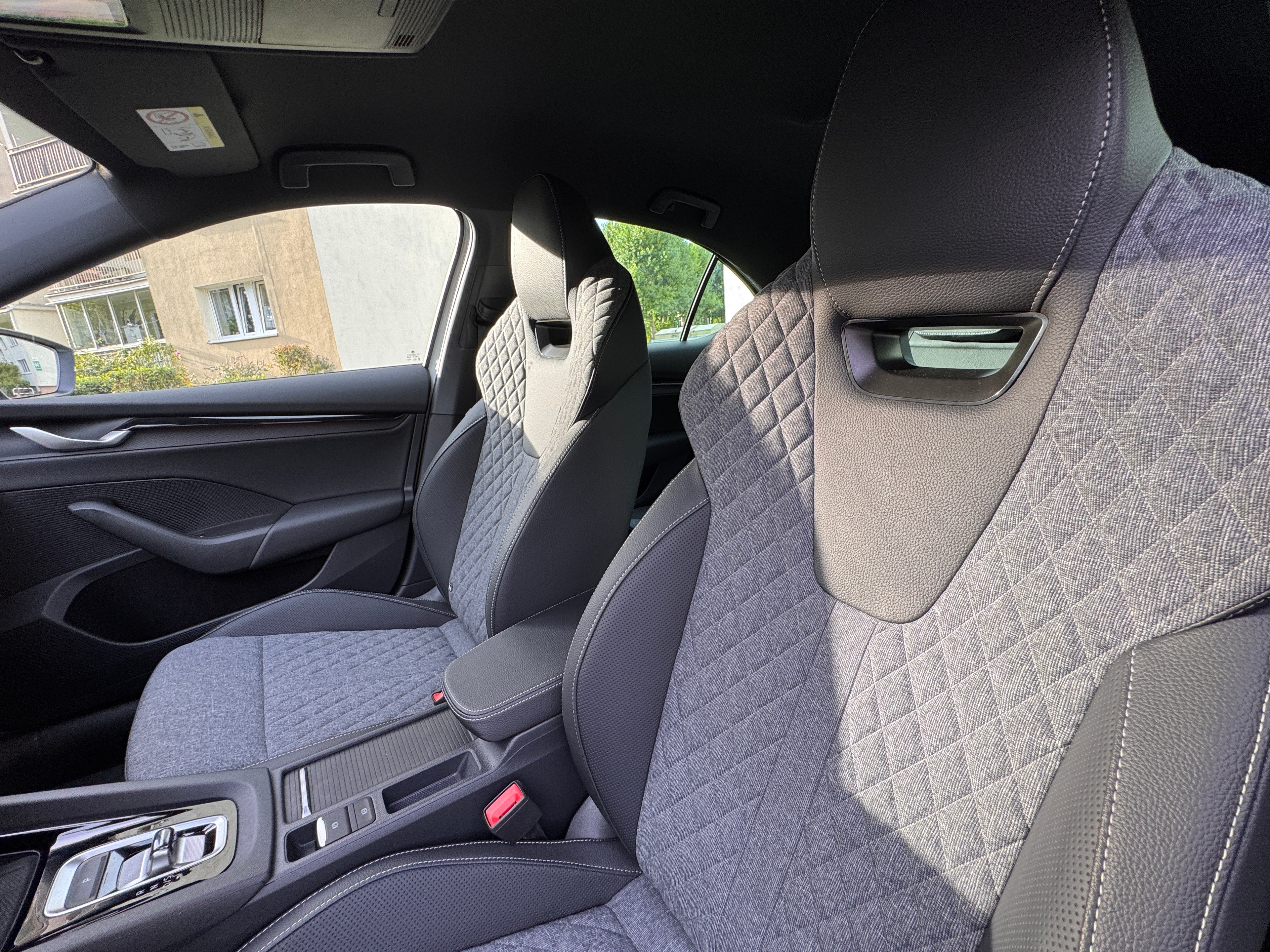 Skoda Octavia Sportline 1.5 mHEV — zdjęcie 14