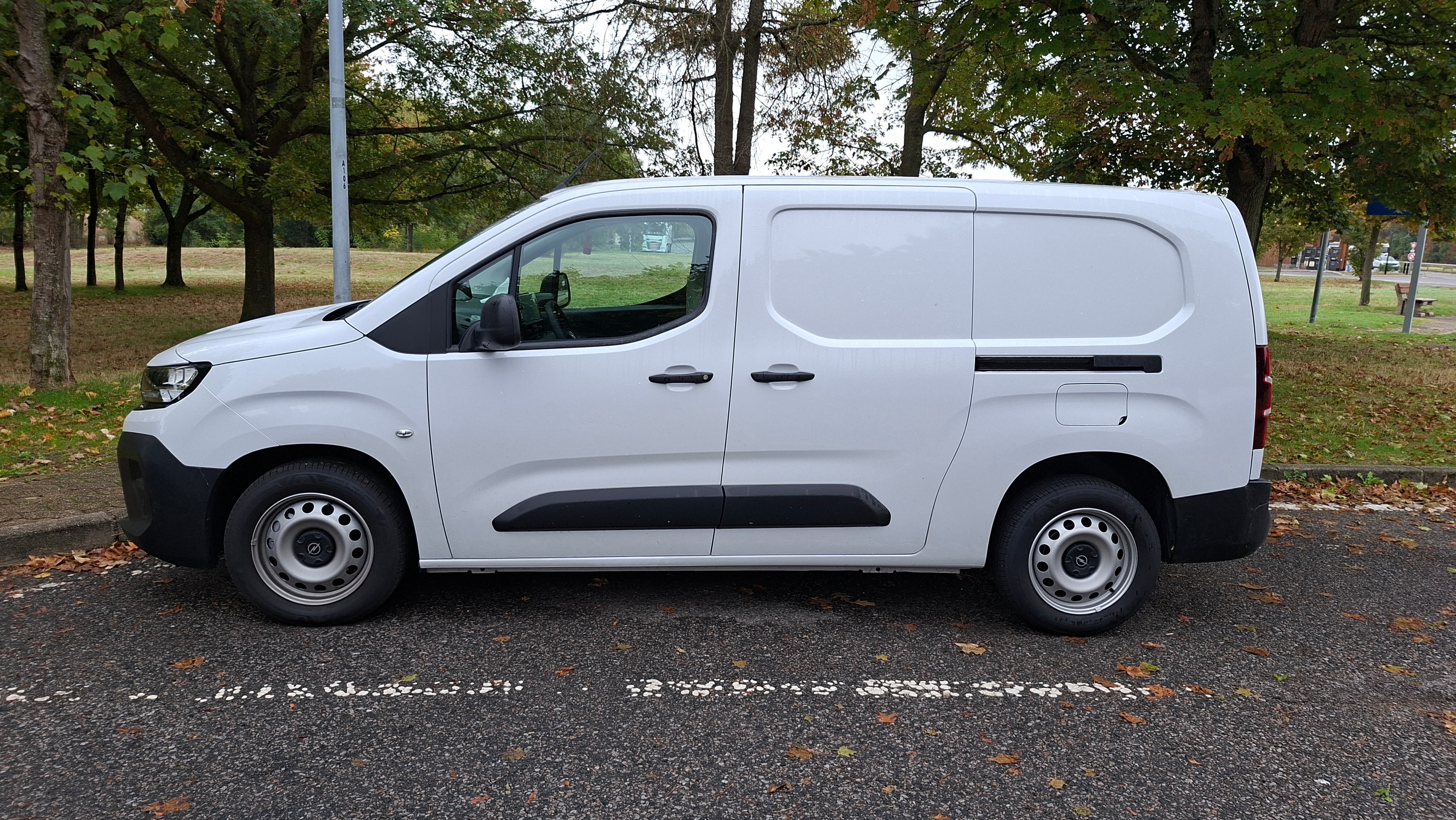 Opel Combo Cargo XL Diesel 100km — zdjęcie 3