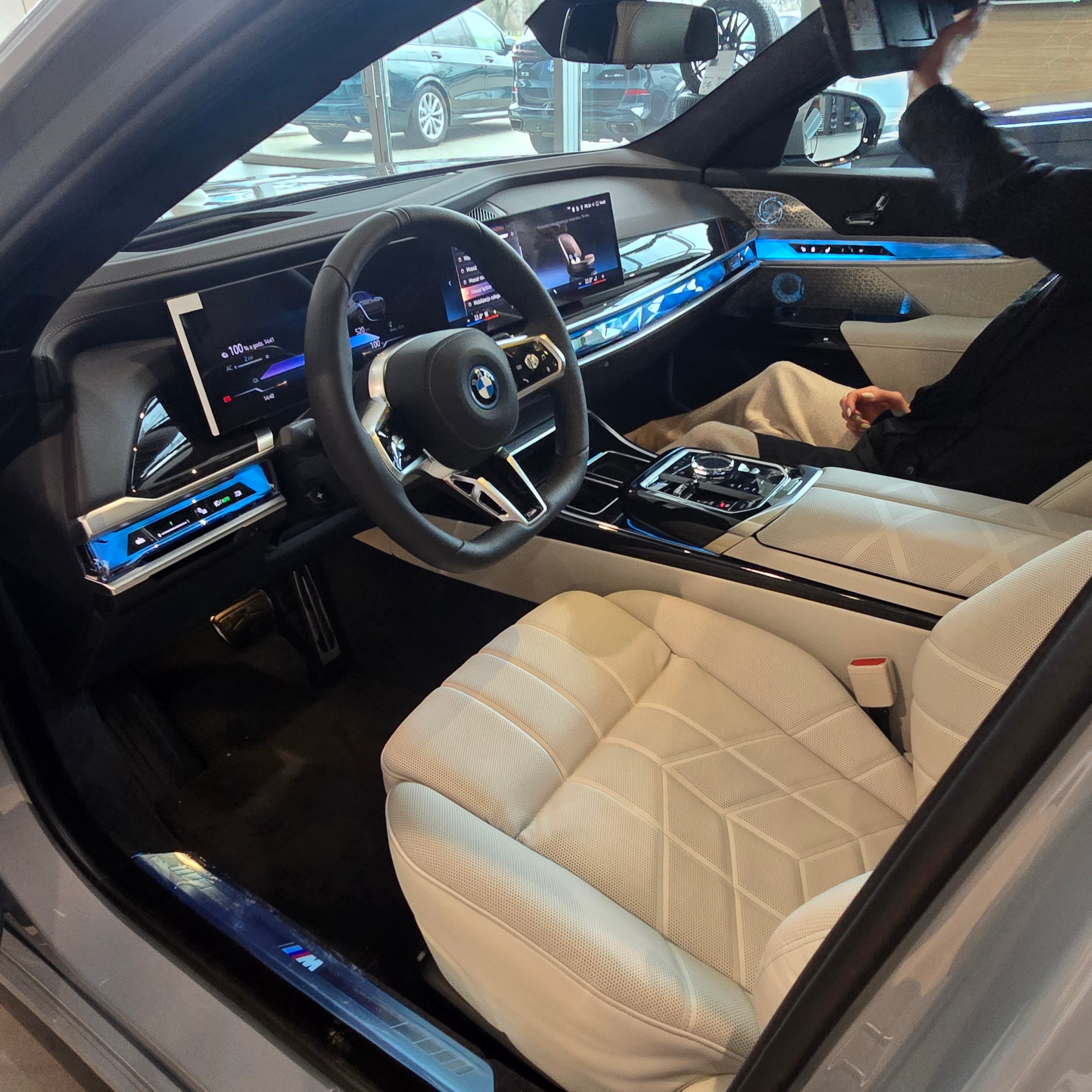 BMW i7 M Sport Pro — zdjęcie 14