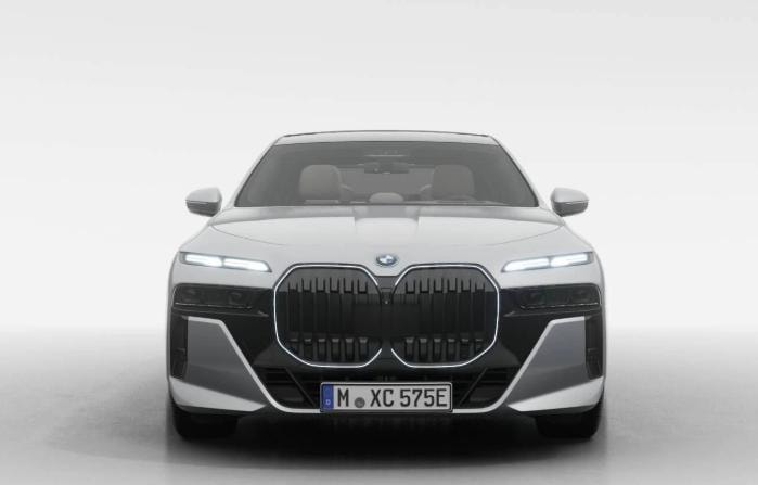 BMW i7 M Sport Pro — zdjęcie 2