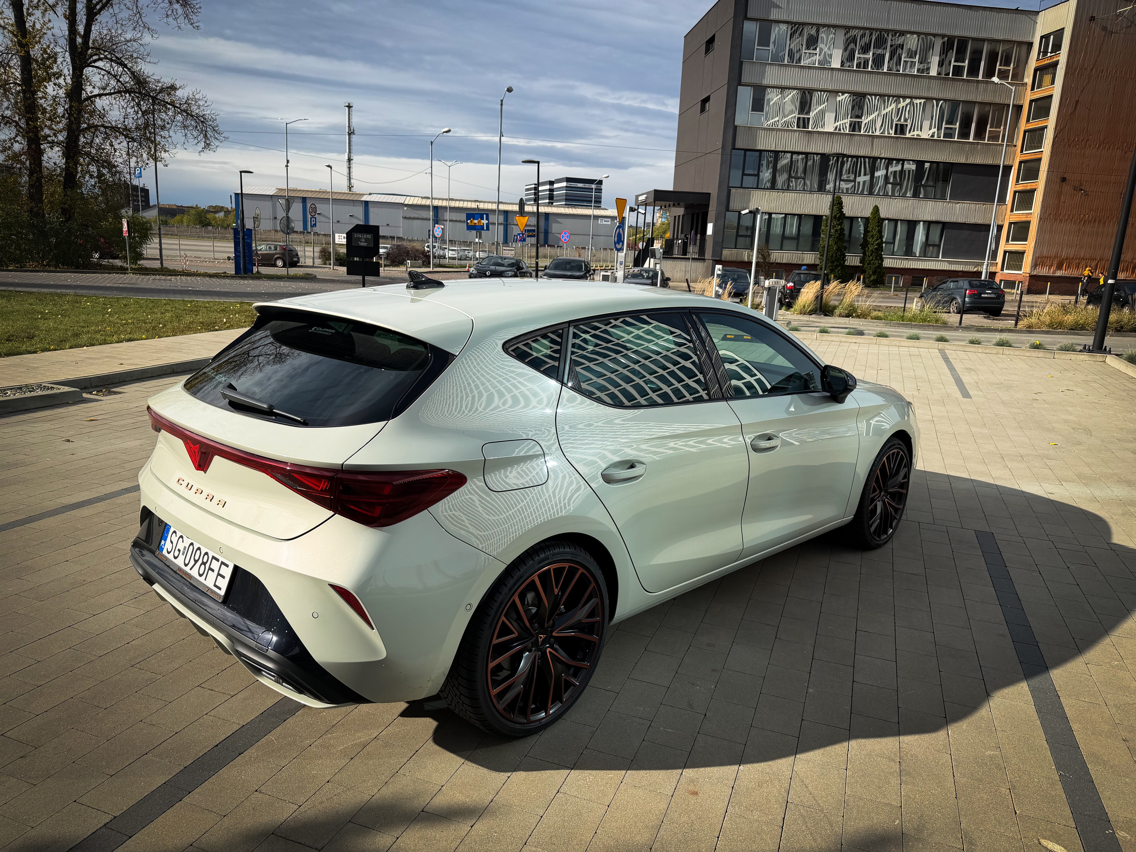 Cupra Leon eTSI 150 — zdjęcie 9