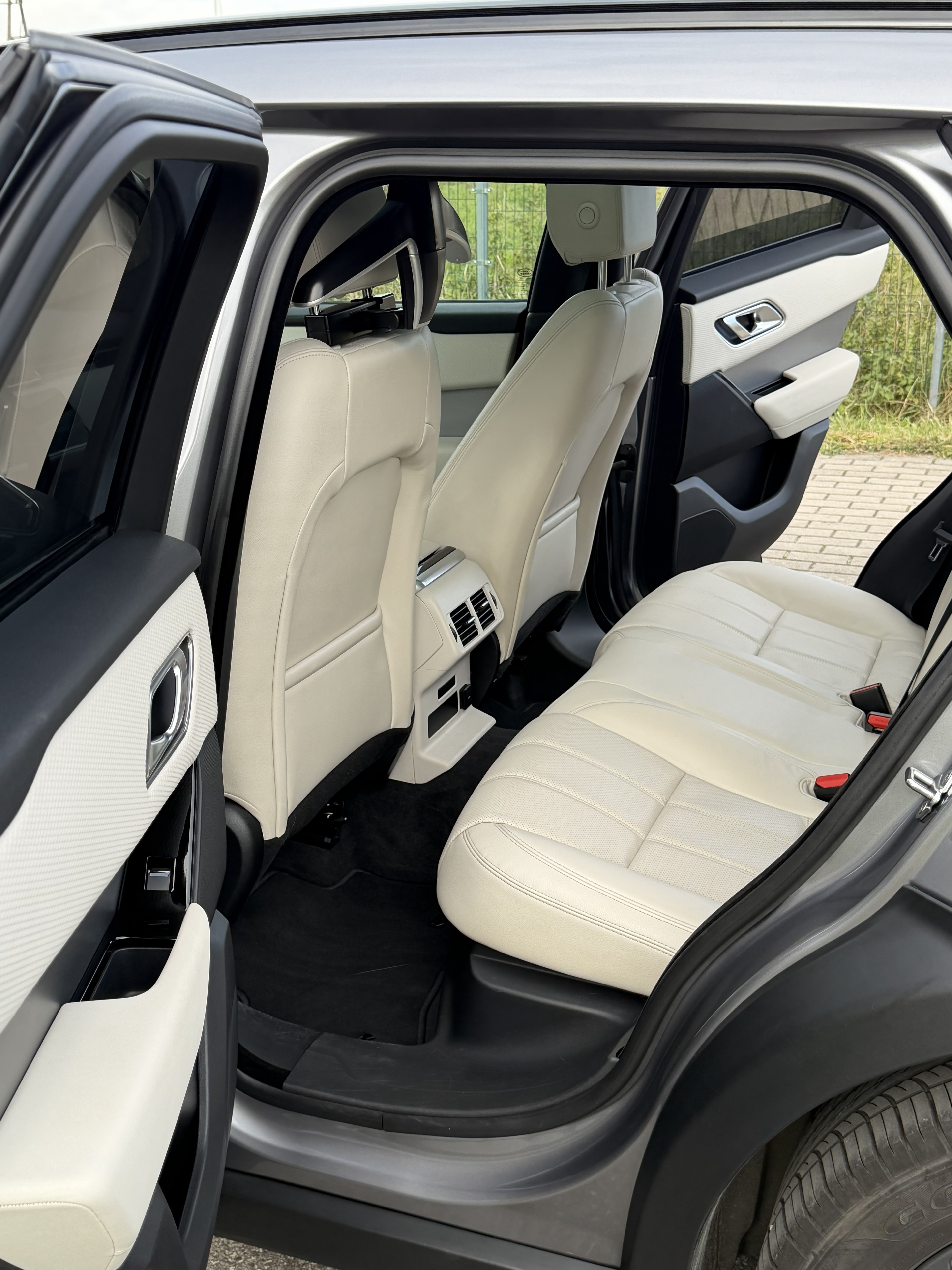 Land Rover Range Rover Velar D200 Dynamic SE — zdjęcie 11