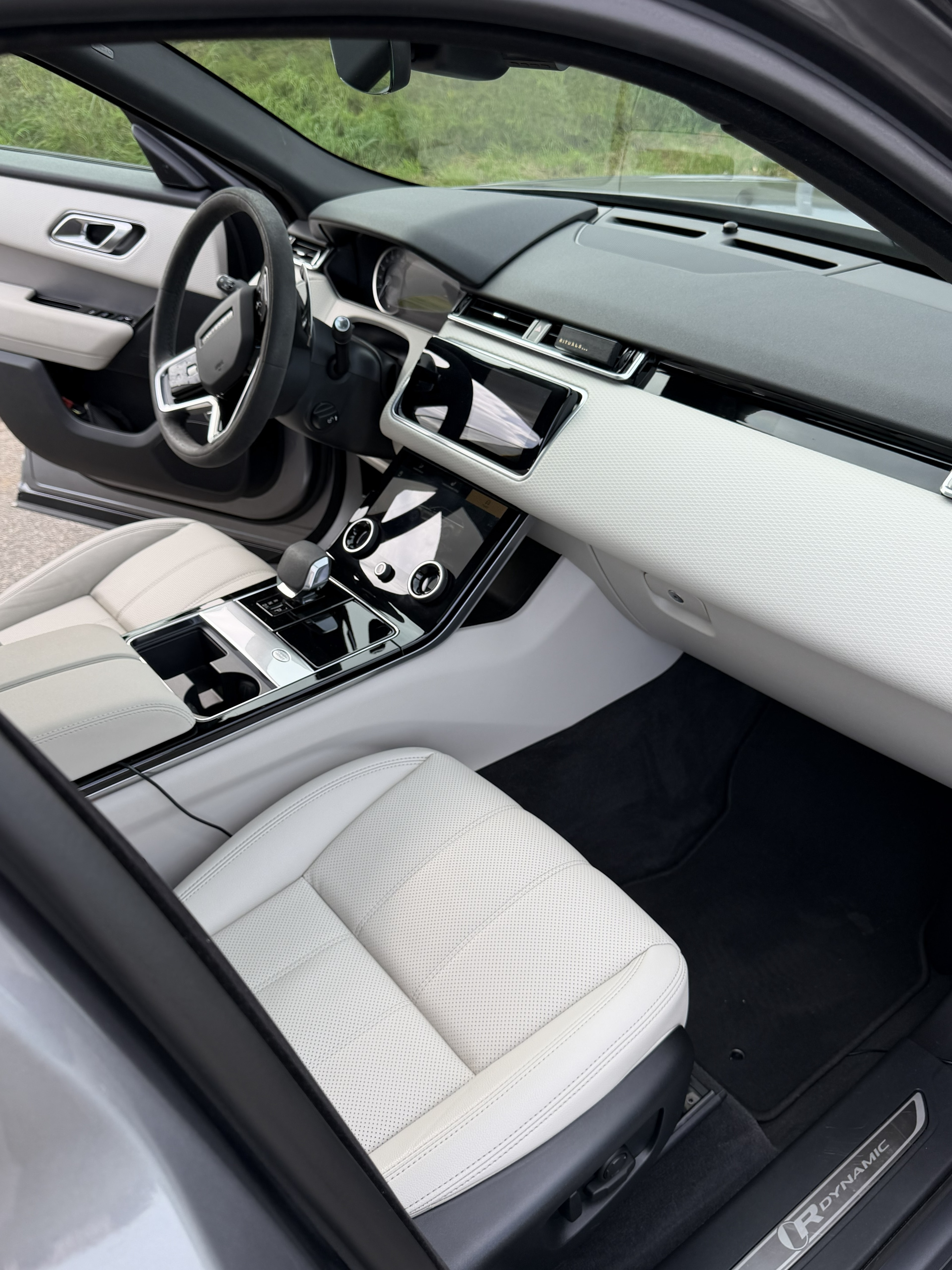 Land Rover Range Rover Velar D200 Dynamic SE — zdjęcie 13
