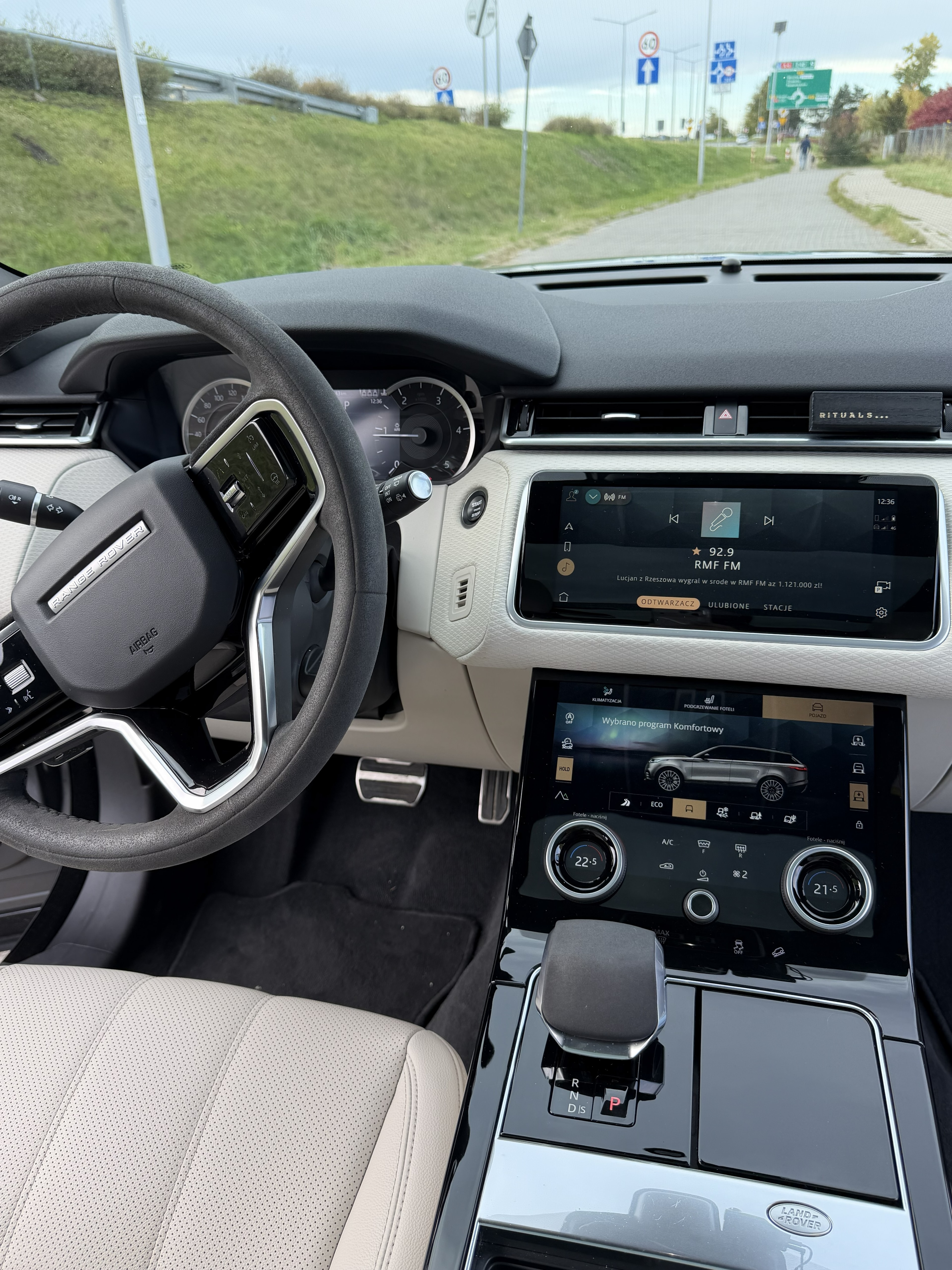 Land Rover Range Rover Velar D200 Dynamic SE — zdjęcie 15