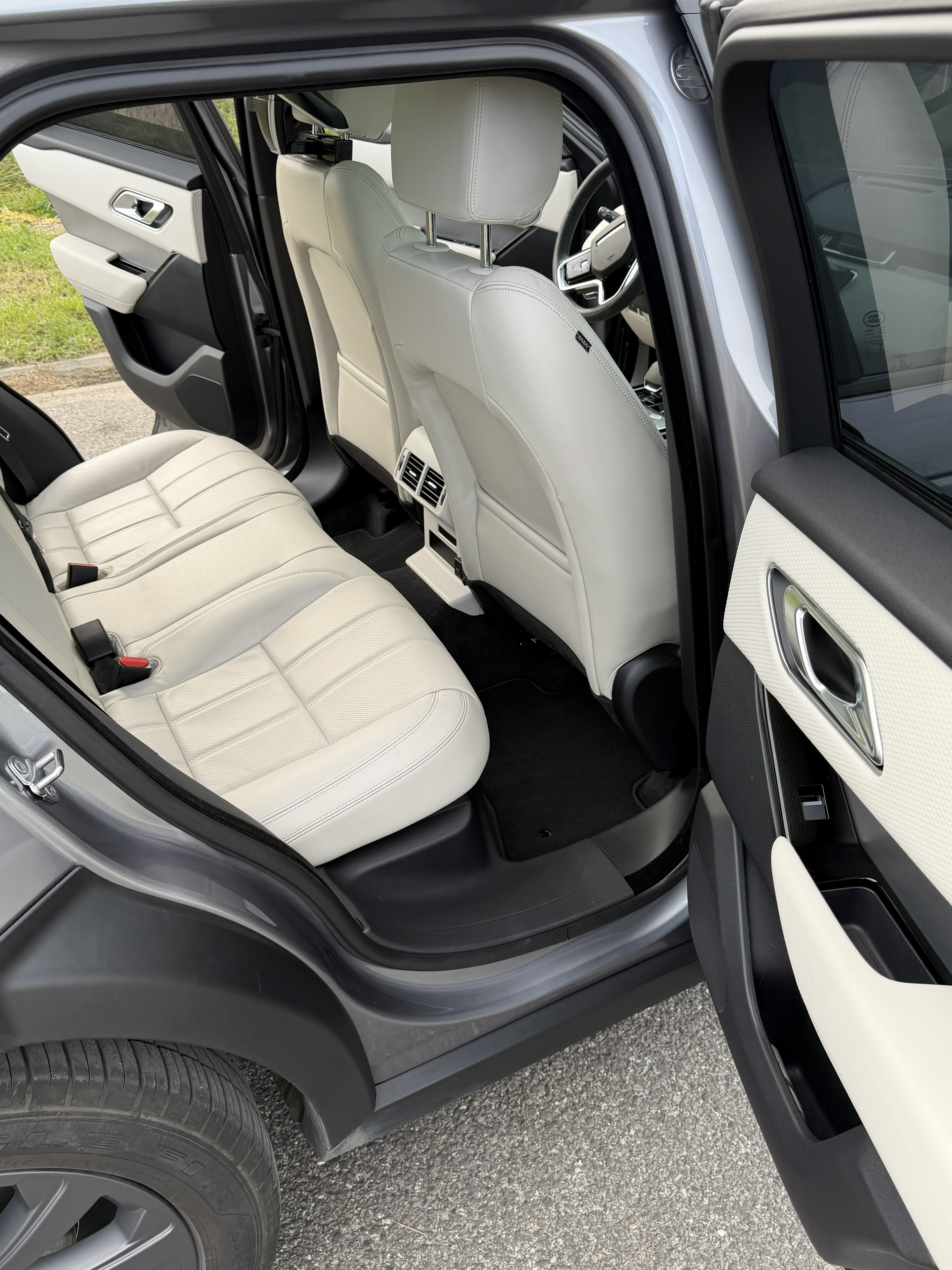Land Rover Range Rover Velar D200 Dynamic SE — zdjęcie 12