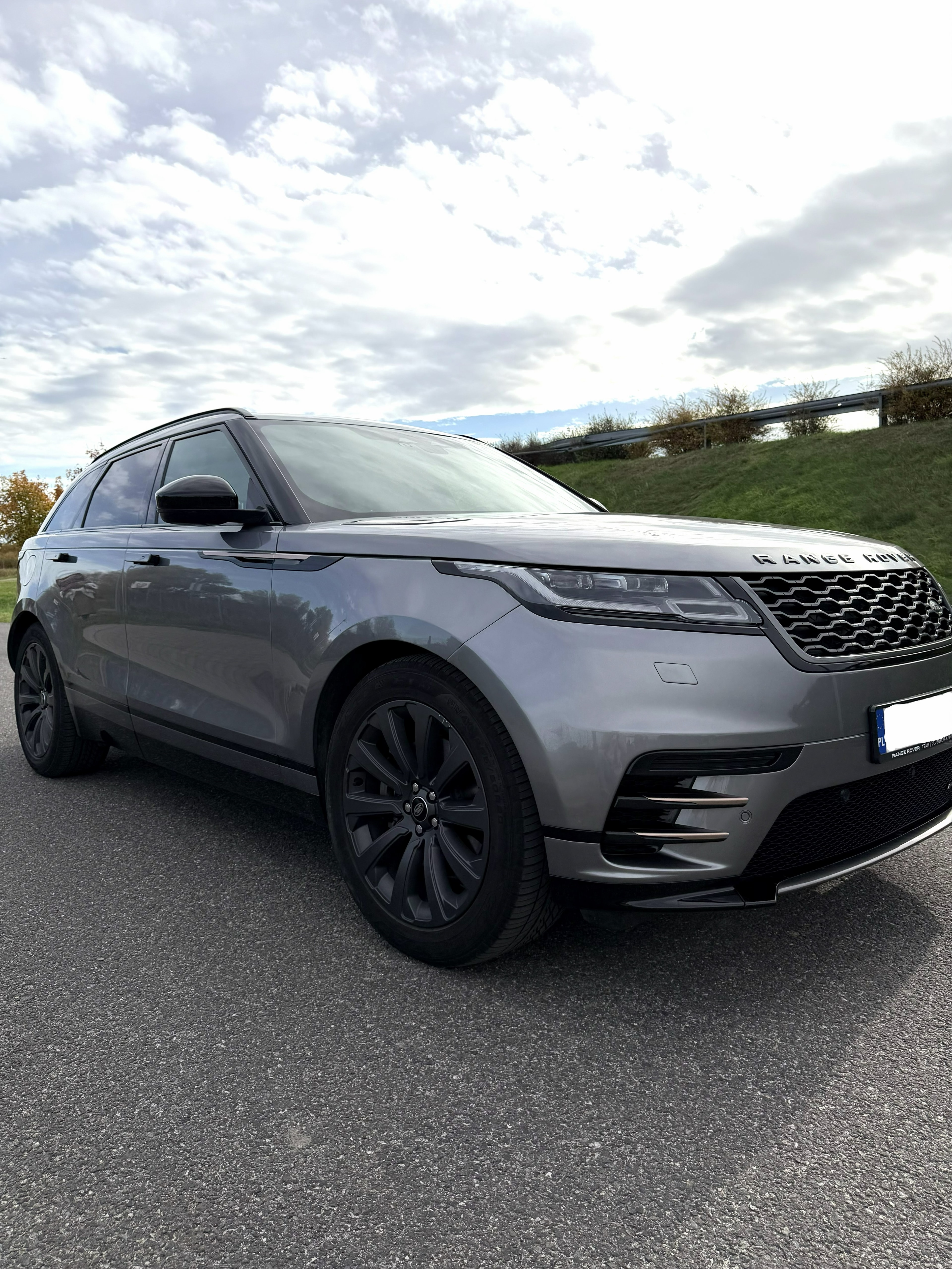 Land Rover Range Rover Velar D200 Dynamic SE — zdjęcie 1