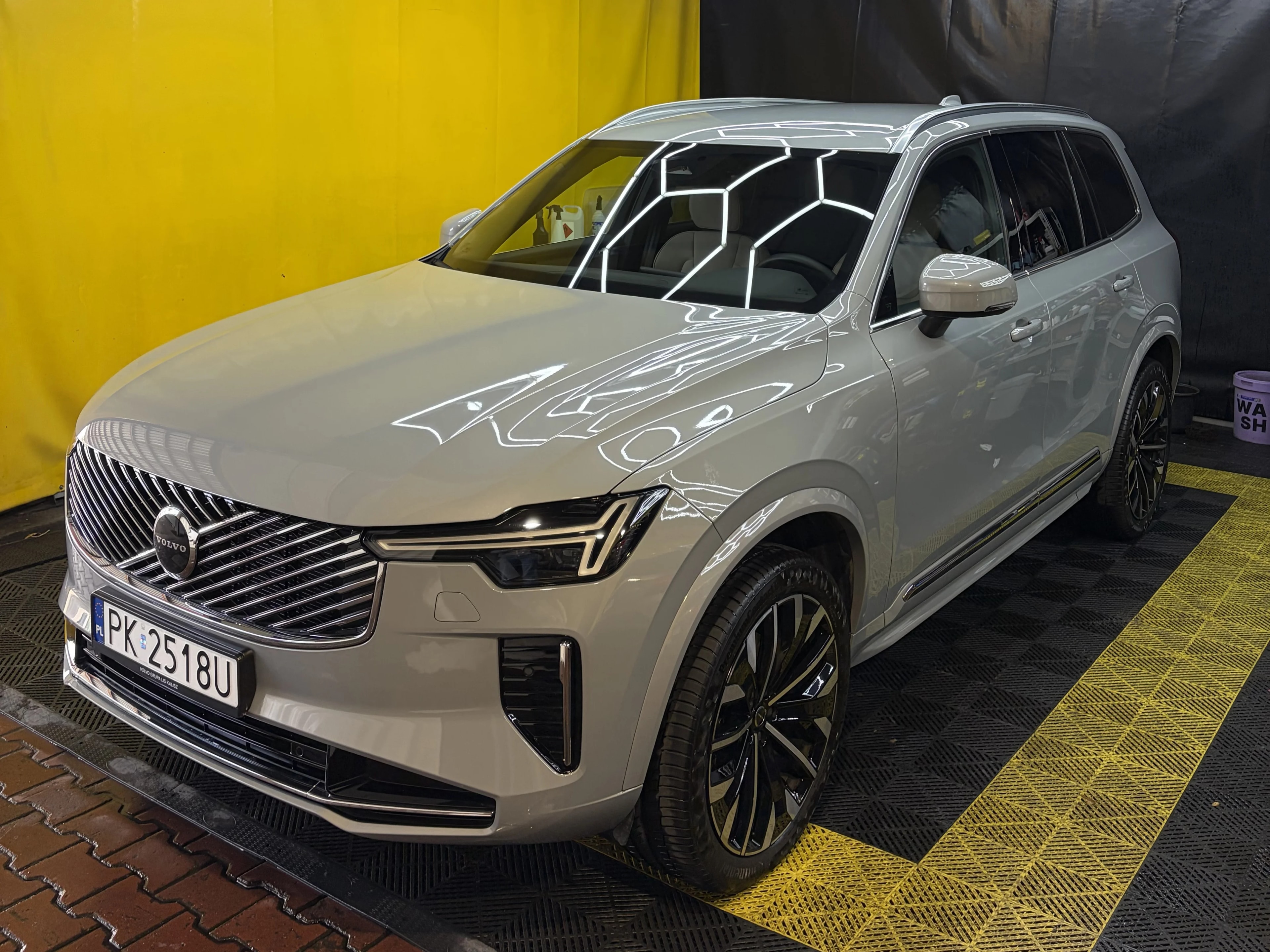 Volvo XC90 Plus — zdjęcie 2