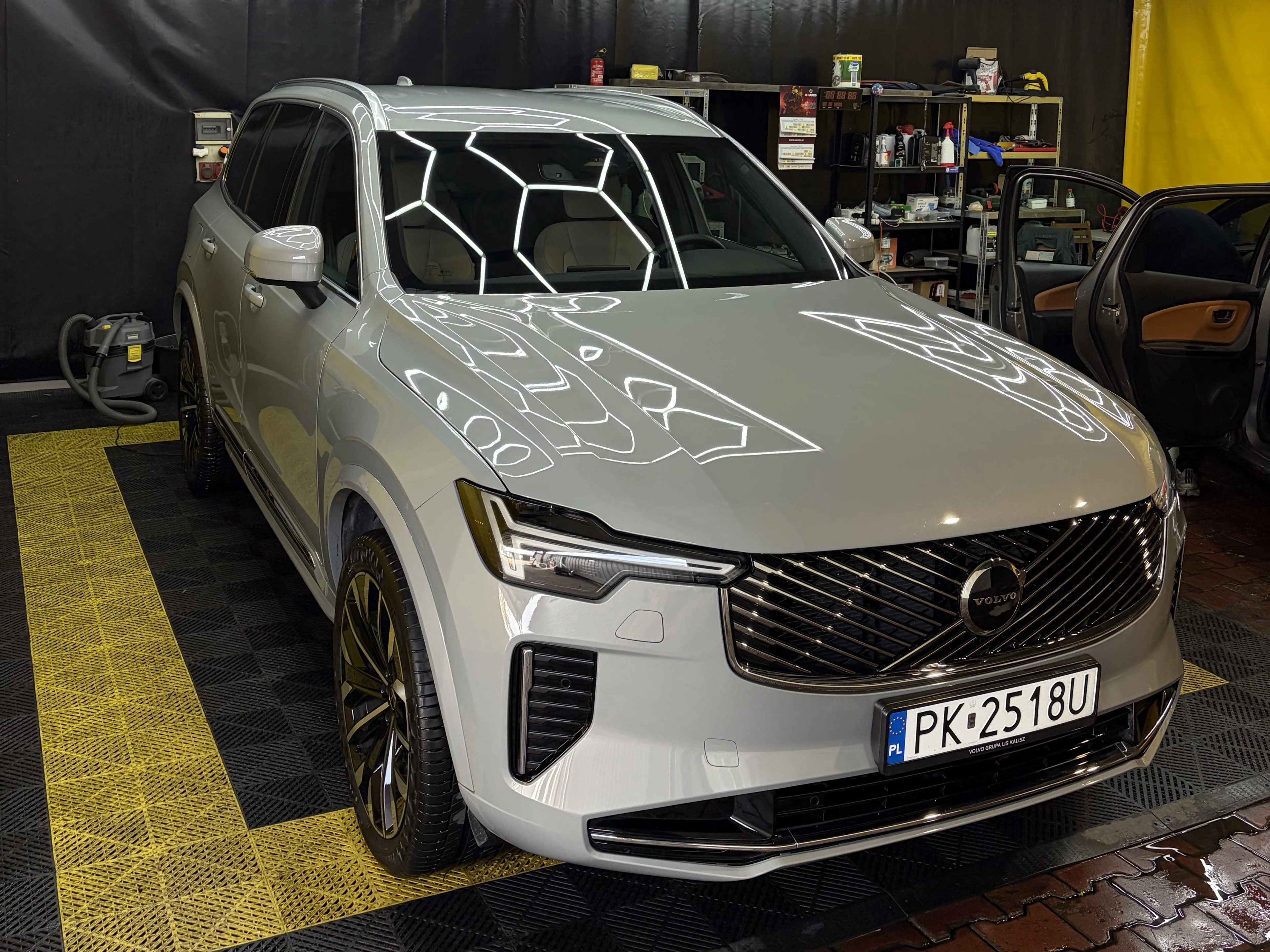 Volvo XC90 Plus — zdjęcie 4