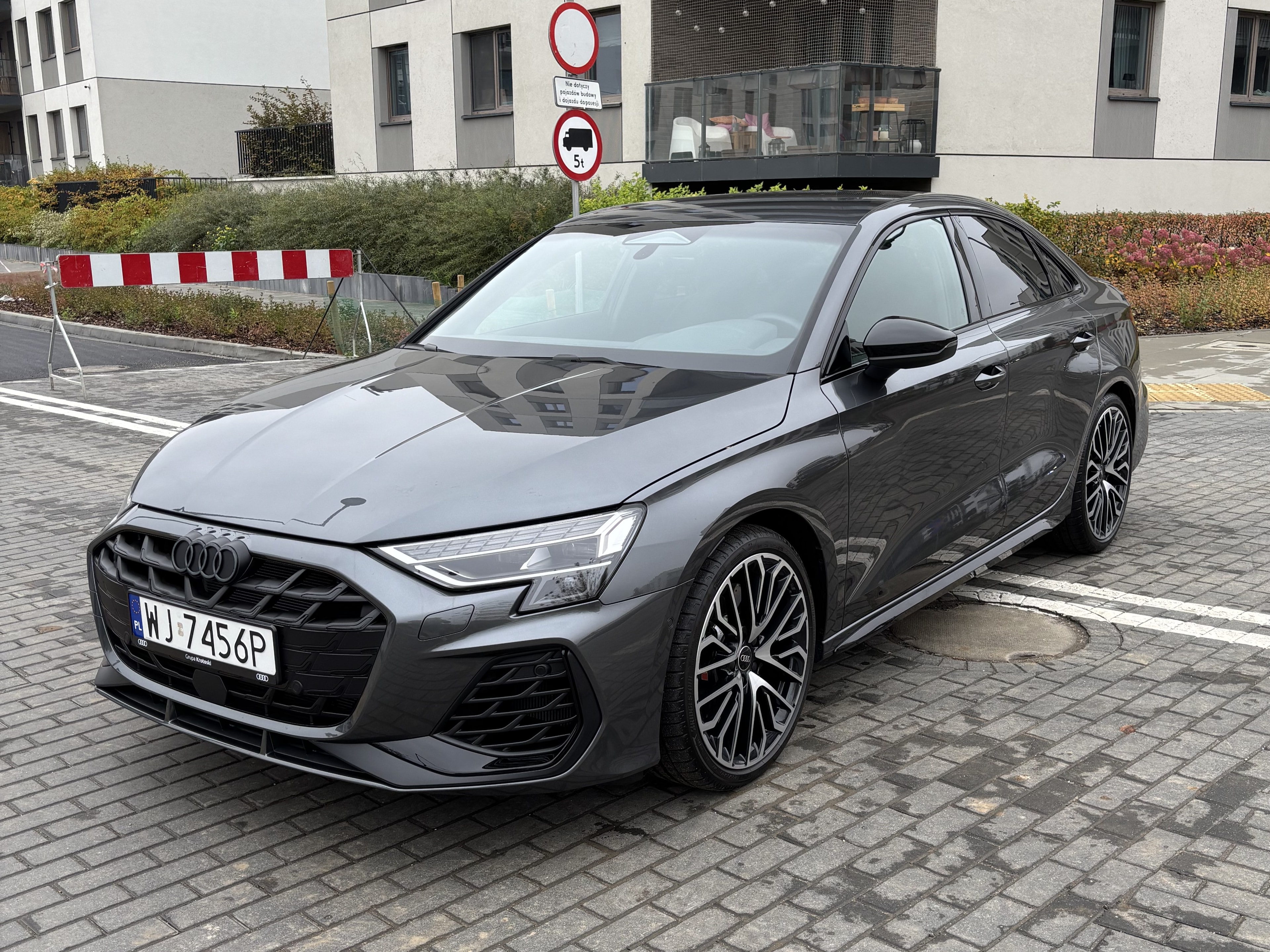 Audi S3 Limousine — zdjęcie 1