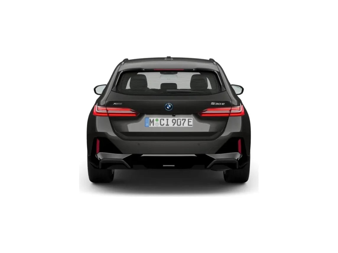 BMW Seria 5 Touring 530e xDrive — zdjęcie 4