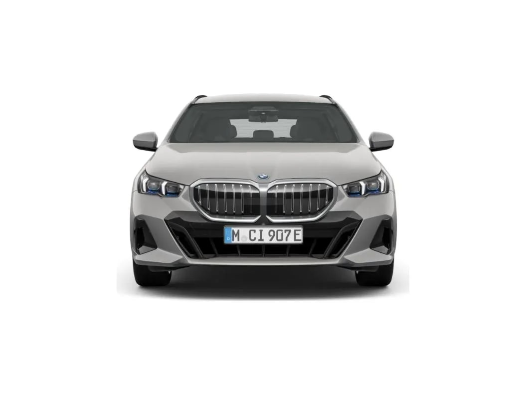 BMW Seria 5 Touring 550e xDrive — zdjęcie 6