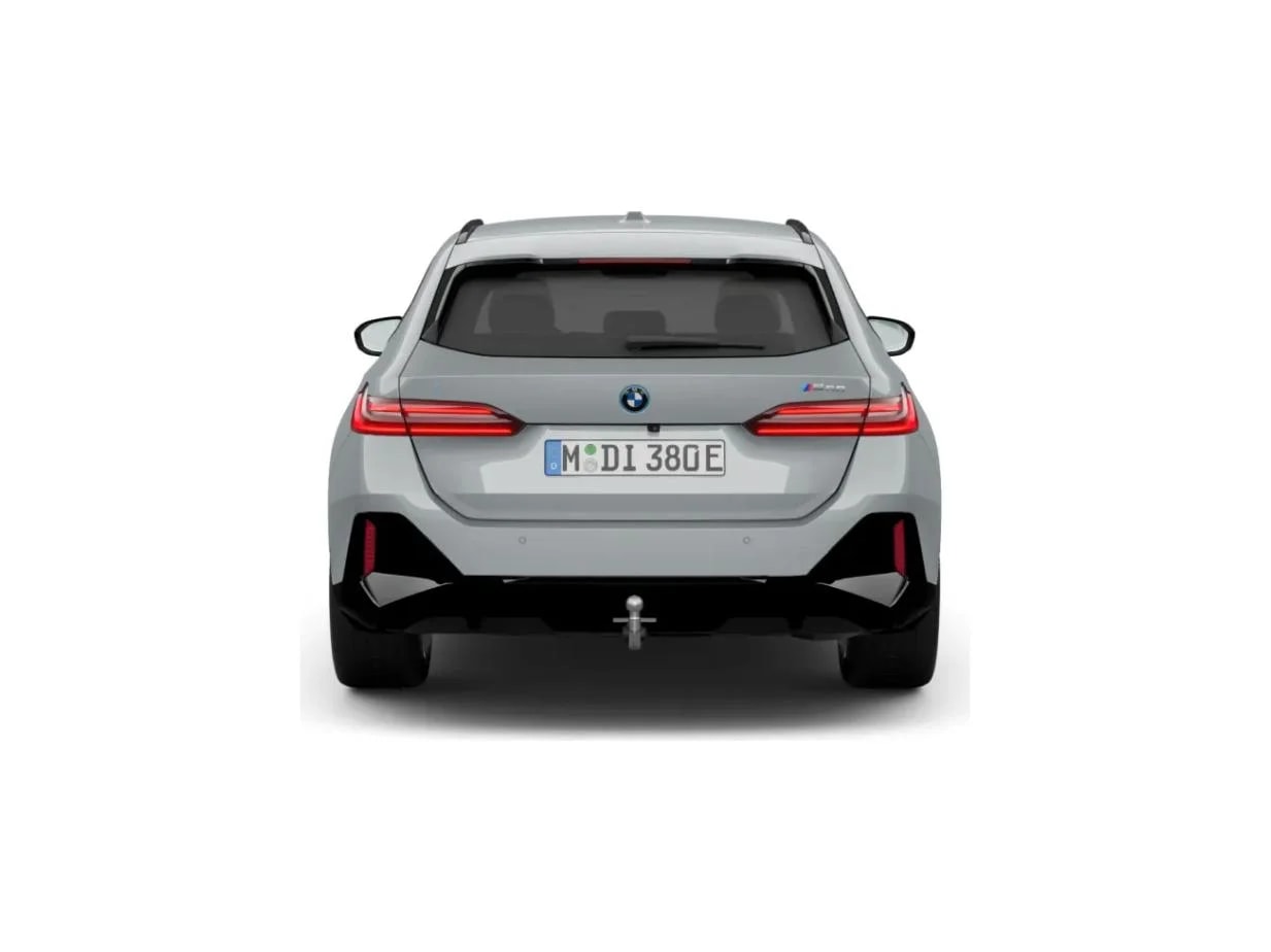 BMW Seria 5 Touring i5 M60 xDrive — zdjęcie 4