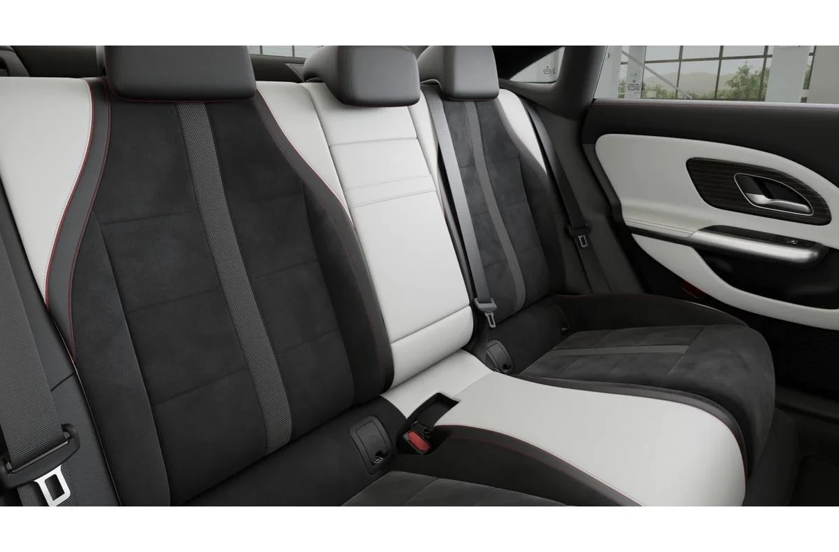 Mercedes-Benz CLA 220 4MATIC — zdjęcie 6