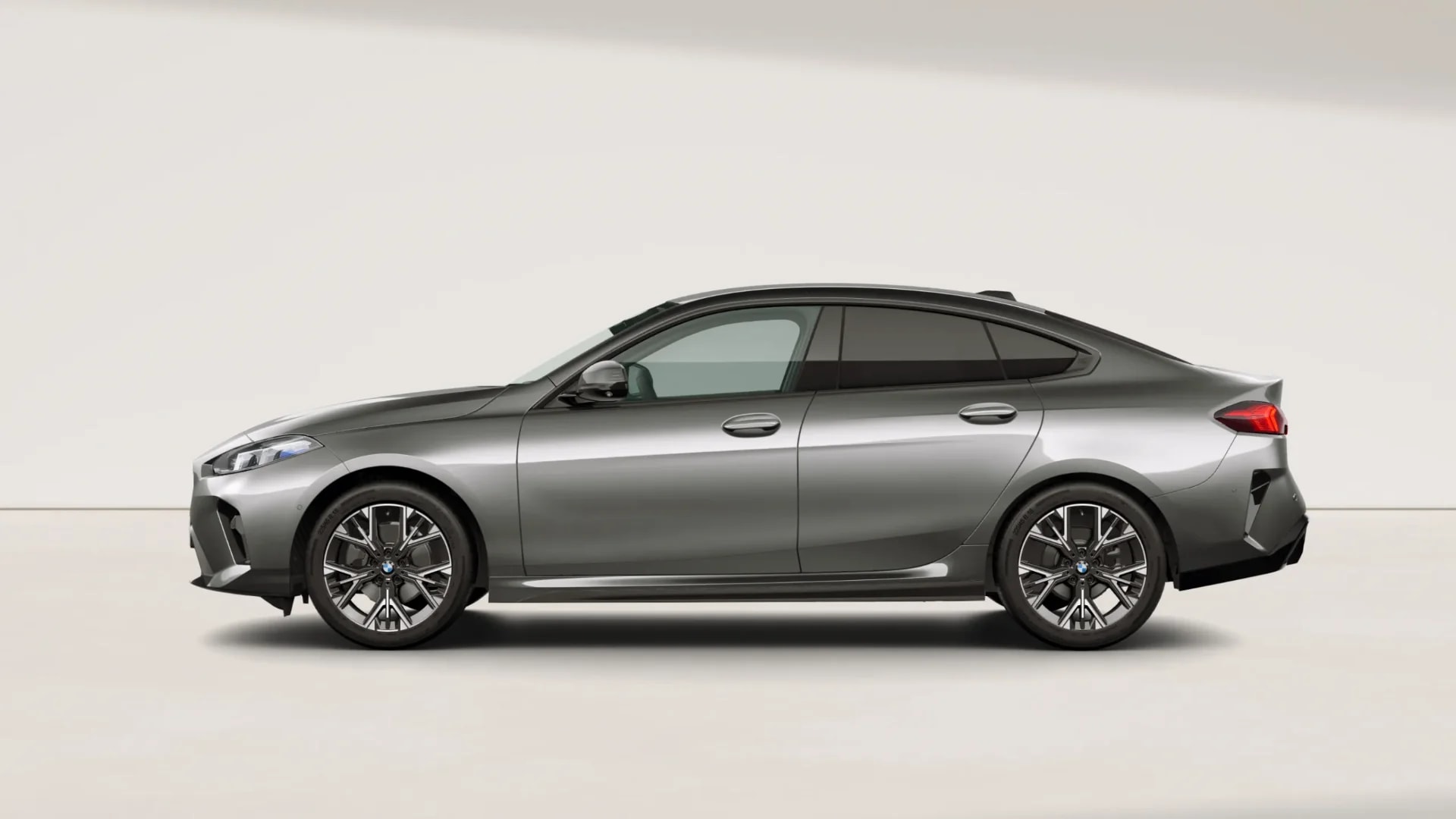 BMW Seria 2 Gran Coupe 220i — zdjęcie 3